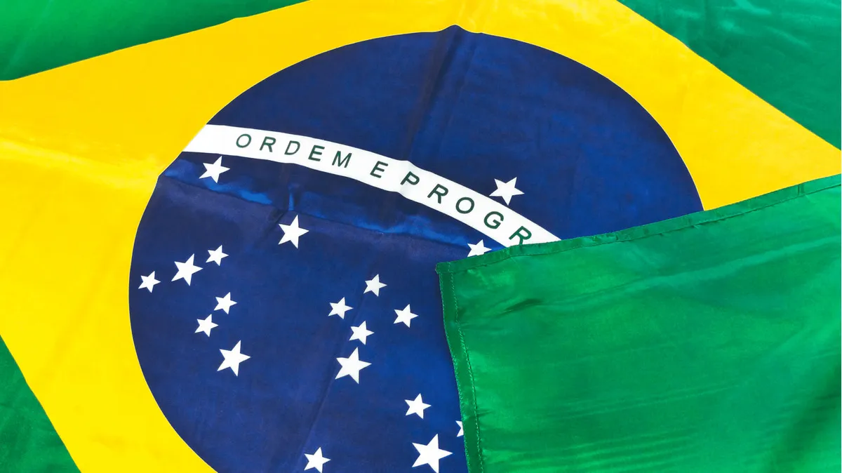 bandeira-do-brasil-compra-poliester-tamanho-medio-torcida-do-brasil